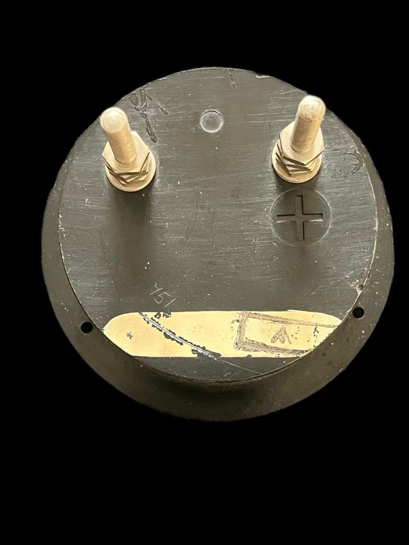 (Was £25) 1945 DATED BRITISH MILITARY K VOLTS METER — image 3