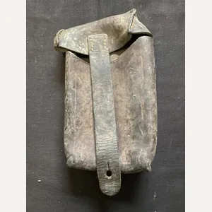 (Was £10) ZB26-30 LEATHER MAGAZINE POUCH