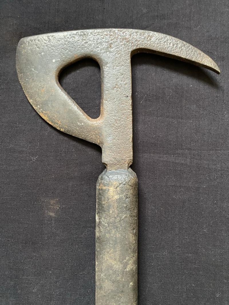 (Was £75) WW2 BRITISH AIR MINISTRY ESCAPE AXE — image 4