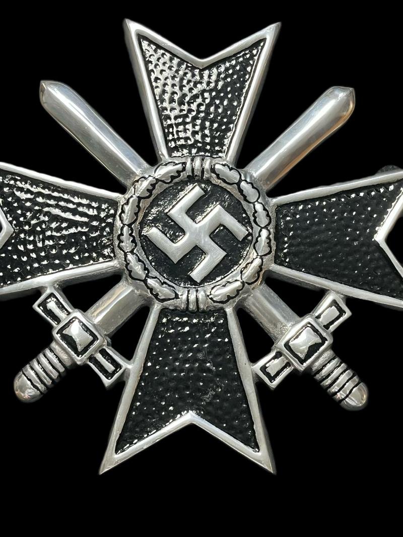 REPRODUCTION WW2 GERMAN WAR MERIT CROSS WITH SWORDS WALL HANGER — image 2