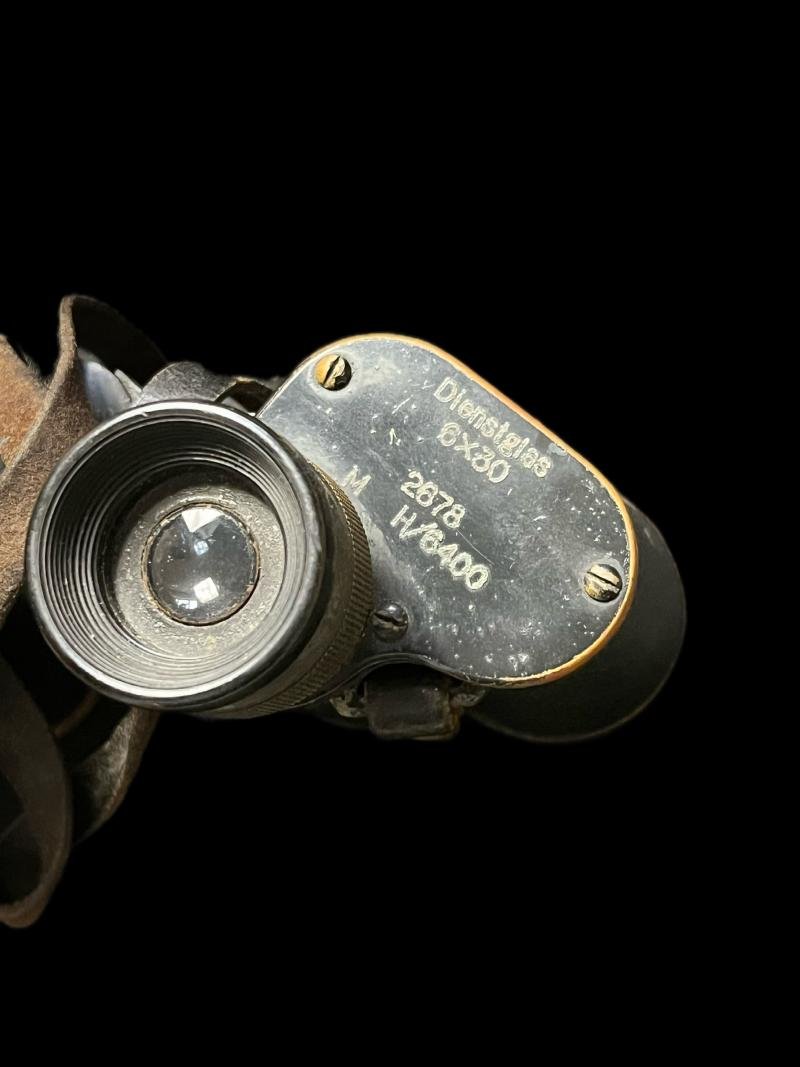 WW2 GERMAN 6X30 BINOCULARS IN A BAKELITE CASE — image 2
