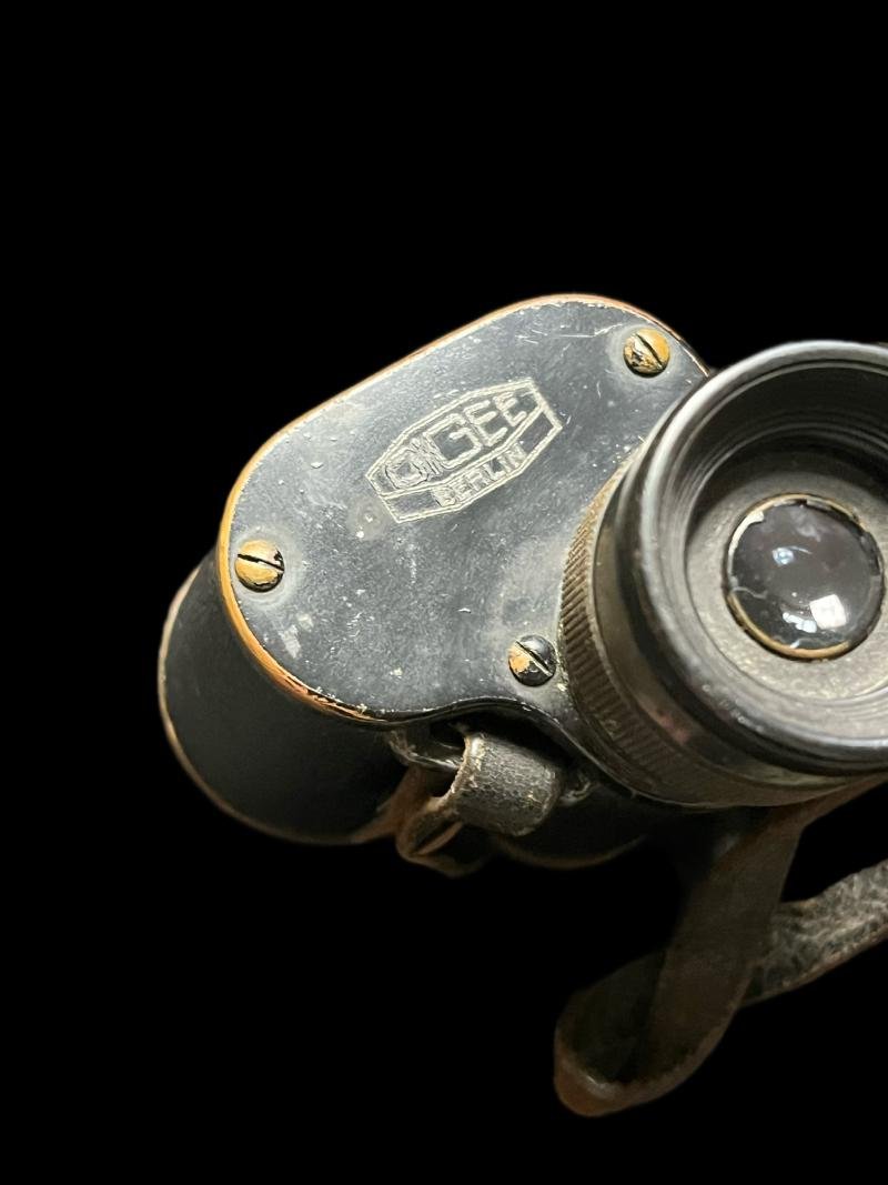 WW2 GERMAN 6X30 BINOCULARS IN A BAKELITE CASE — image 3