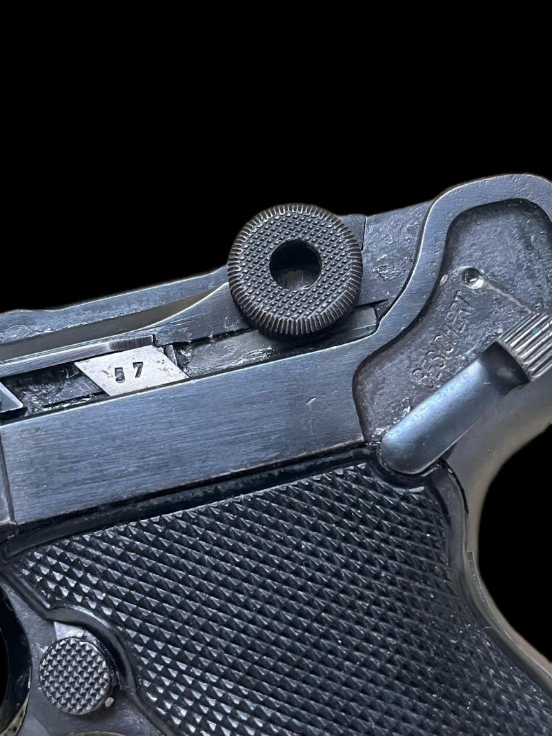 DEACTIVATED WW2 GERMAN 1939 DATED LUGER (MATCHING) (UK DEACTIVATION) — image 3