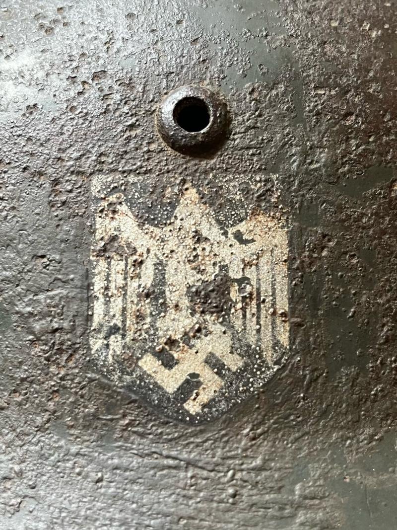 WW2 GERMAN M40 Q64 SINGLE DECAL HELMET (384TH DIVISION, FOUND IN VOLGOGRAD/STALINGRAD) — image 10
