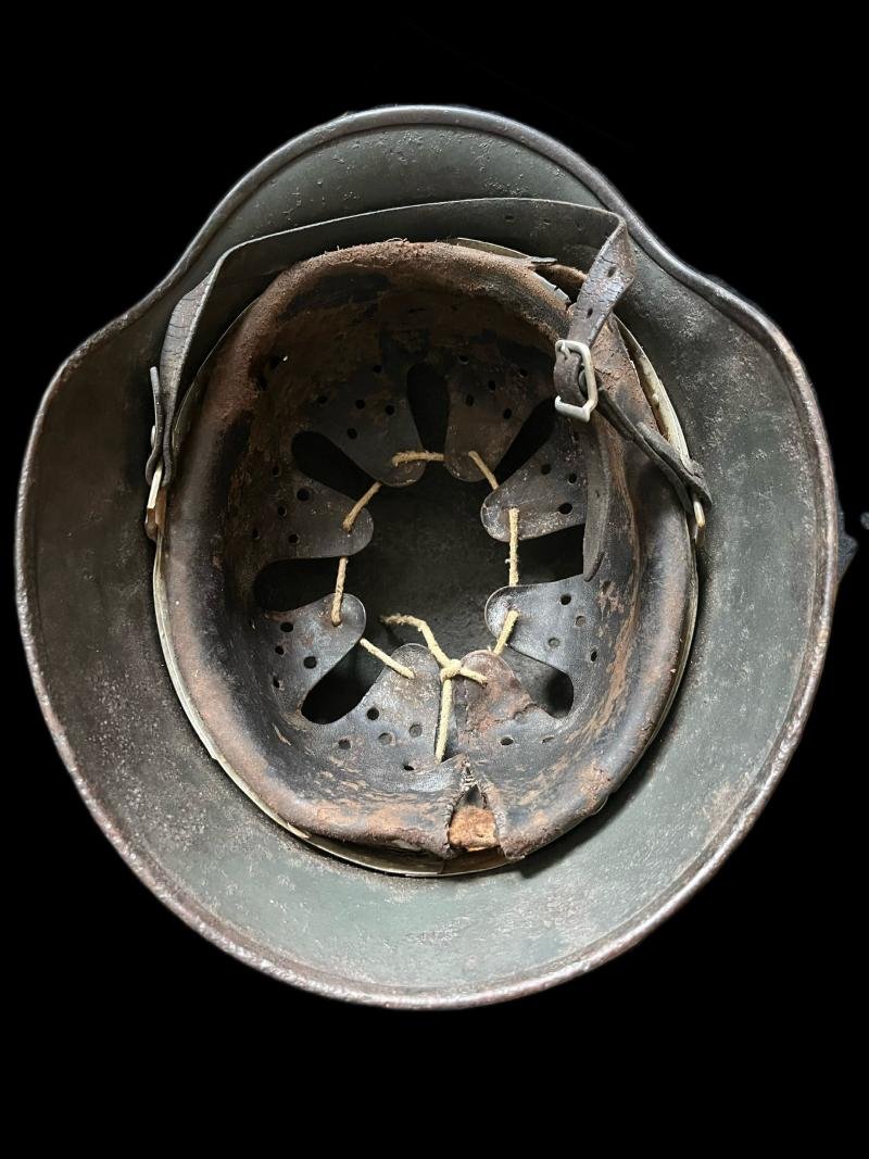 WW2 GERMAN M40 Q64 SINGLE DECAL HELMET (384TH DIVISION, FOUND IN VOLGOGRAD/STALINGRAD) — image 5