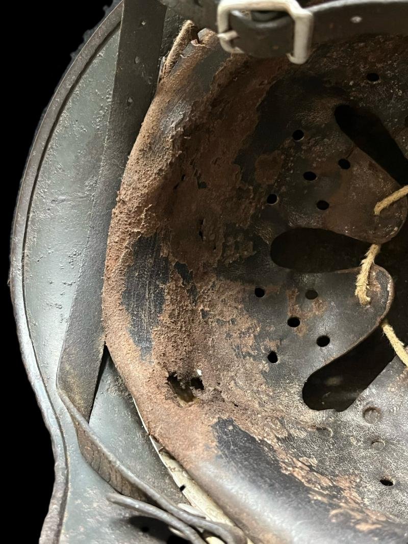 WW2 GERMAN M40 Q64 SINGLE DECAL HELMET (384TH DIVISION, FOUND IN VOLGOGRAD/STALINGRAD) — image 8