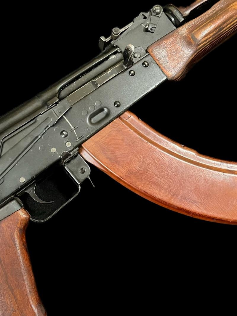 DEACTIVATED RUSSIAN AKMS ASSAULT RIFLE (UK DEACTIVATION) — image 3