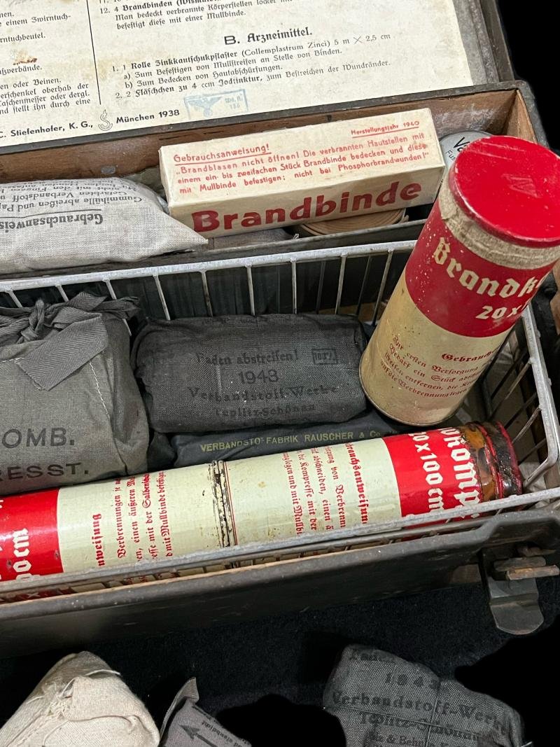 WW2 GERMAN VERBANDKASTEN (MEDICAL BOX) — image 6