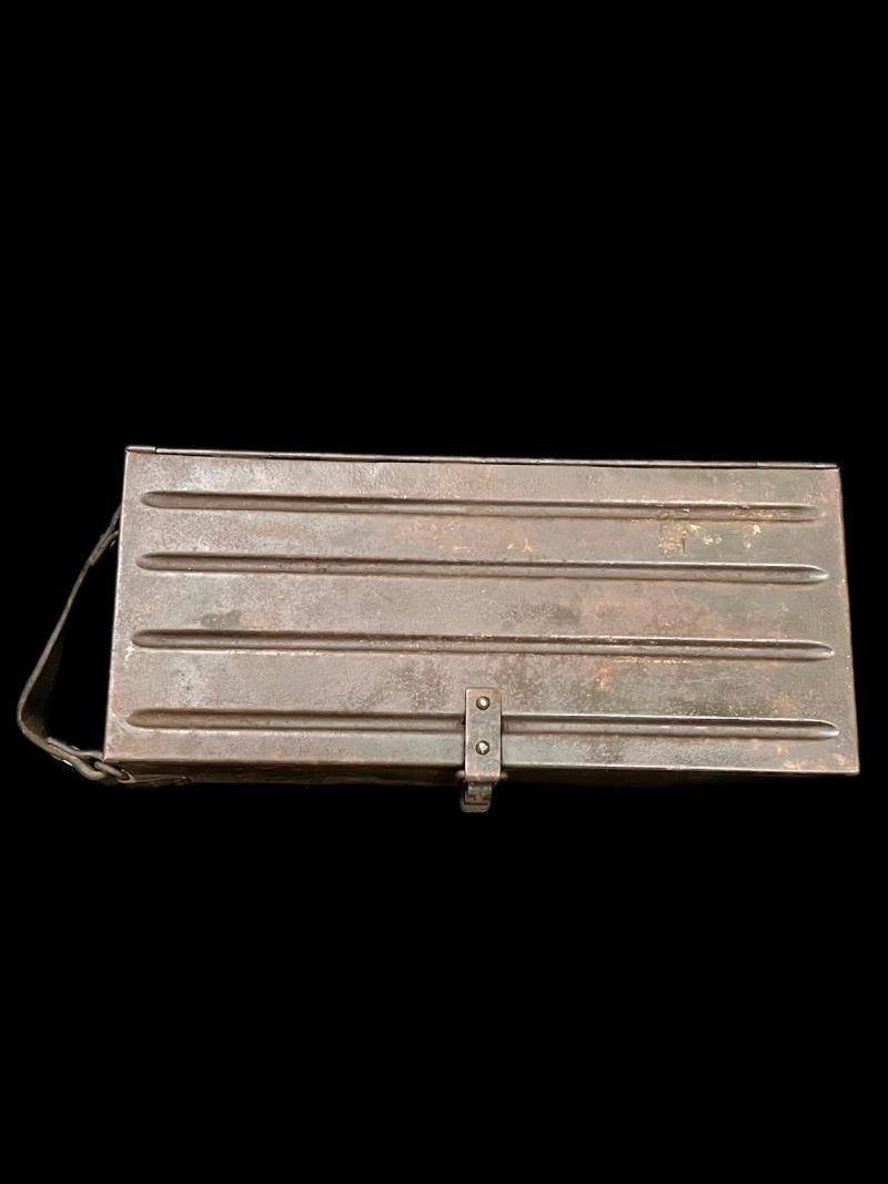 WW2 GERMAN ZB26-30 12 X MAGAZINES IN ORIGINAL CASE — image 6
