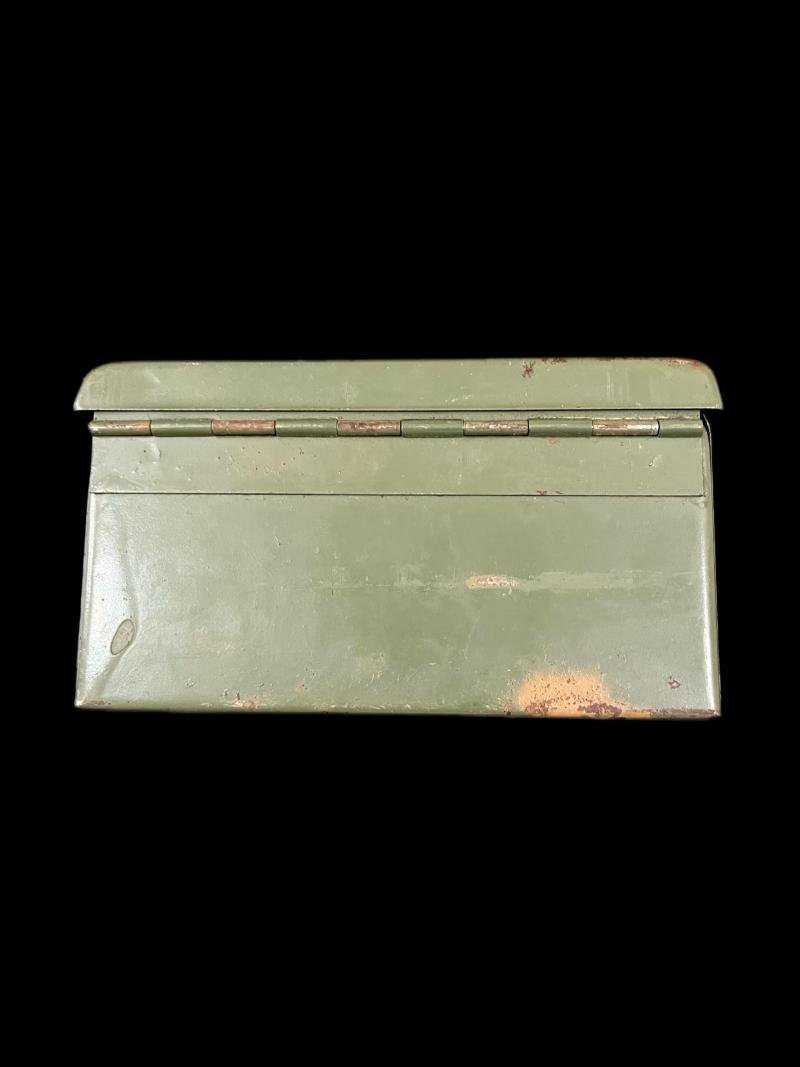 EAST GERMAN MEDICS TIN — image 4