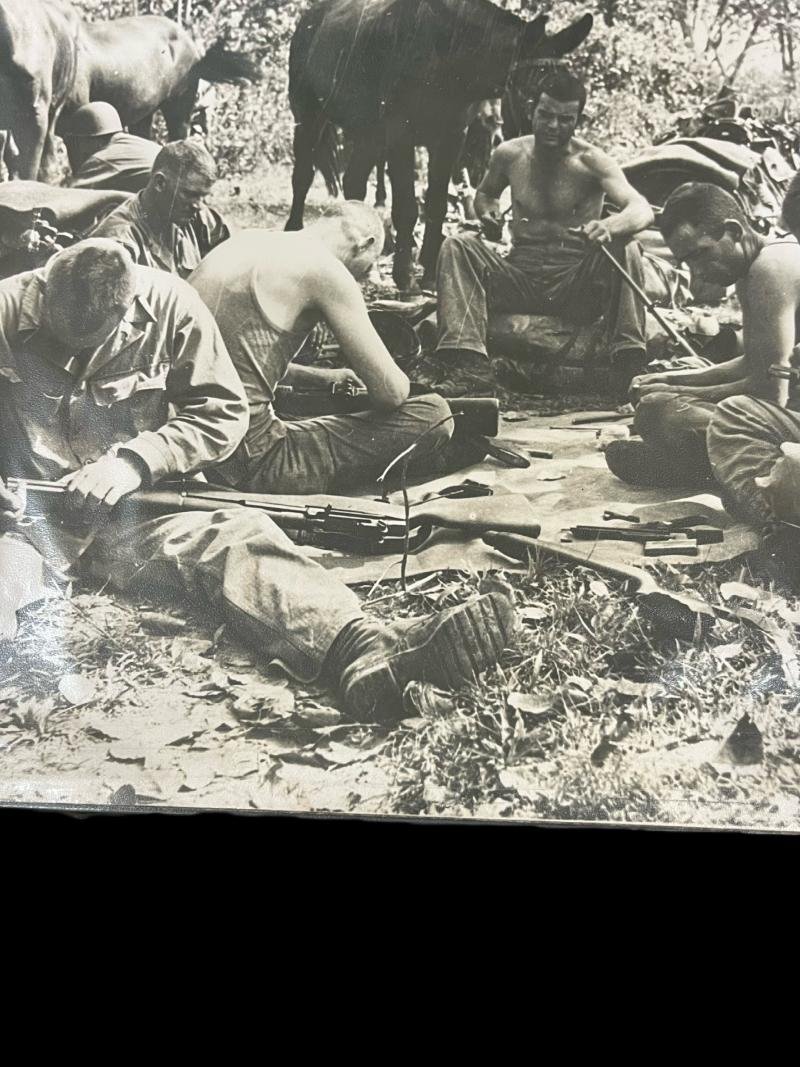 WW2 U.S. TROOPS CLEANING THEIR RIFLES IN BURMA — image 2