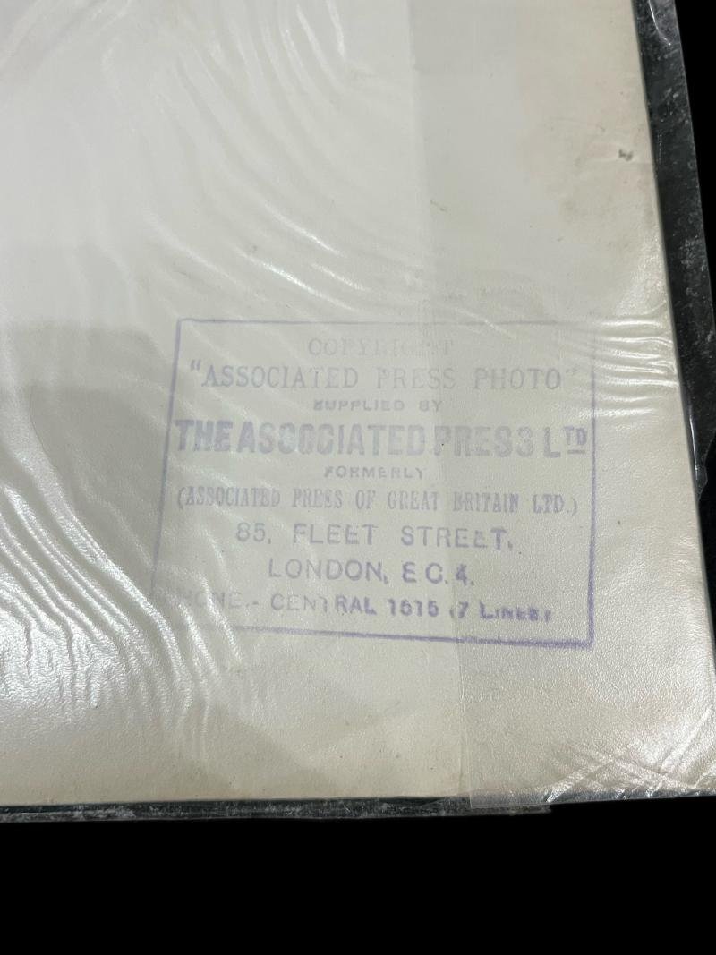 ASSOCIATED PRESS PHOTO OF U.S. TROOPS AND CIVILIANS — image 4