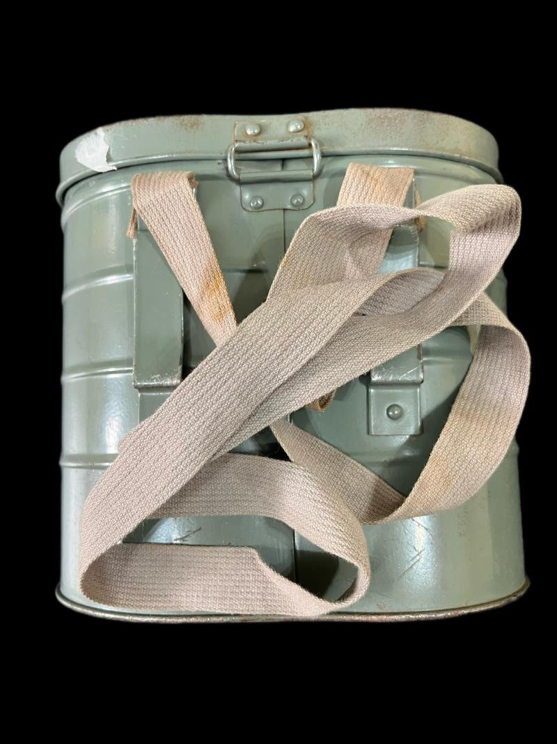 WW2 CZECH FATRA FM-3 GAS MASK WITH FILTER AND TIN — image 9