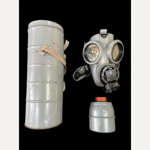 CZECH CHEMA GAS MASK WITH FILTER AND TIN