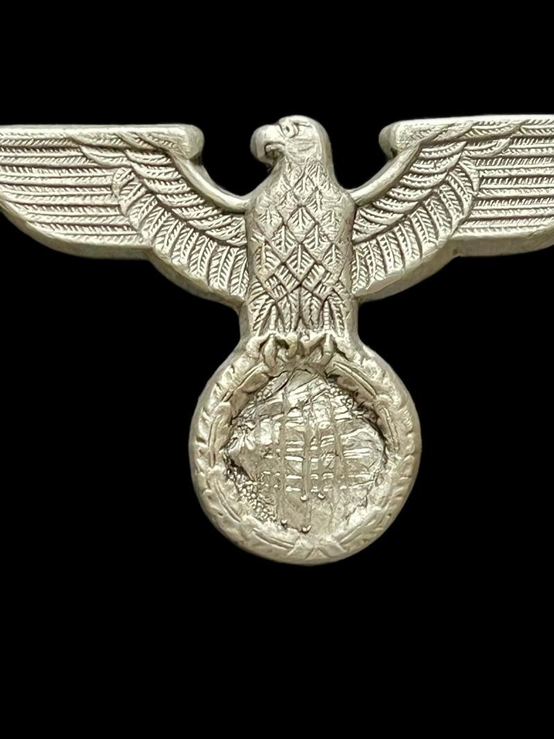 WW2 GERMAN DE-NAZIFIED NSDAP EAGLE BADGE — image 2