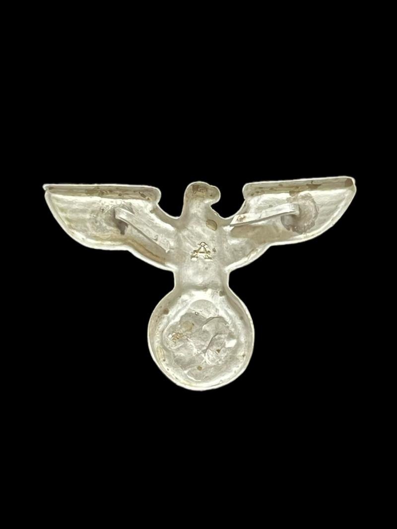 WW2 GERMAN DE-NAZIFIED NSDAP EAGLE BADGE — image 3