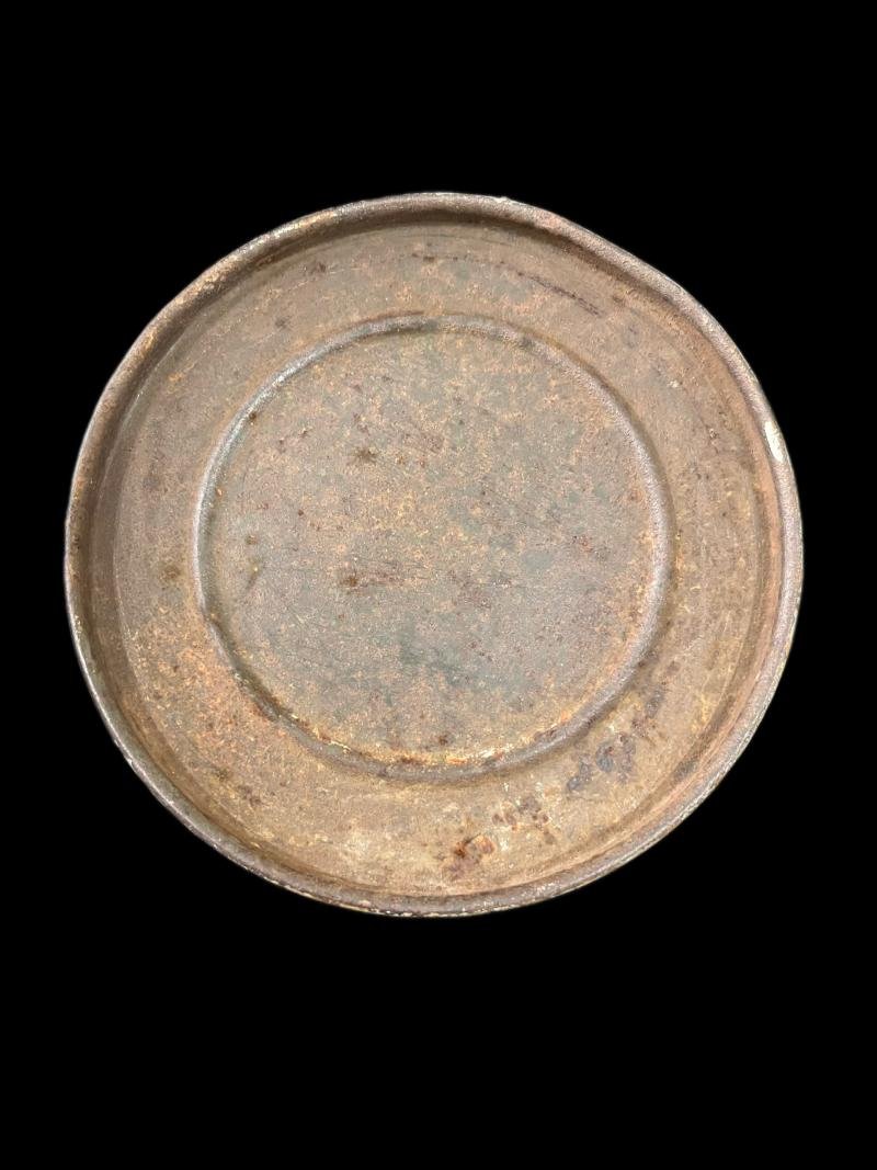 WW2 GERMAN SNOW CAMO GAS MASK TIN — image 8