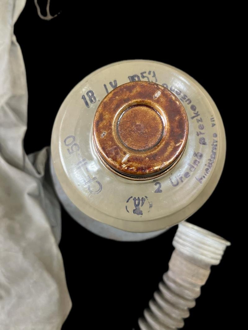 RARE 1950'S CZECH TODDLER GAS MASK — image 5