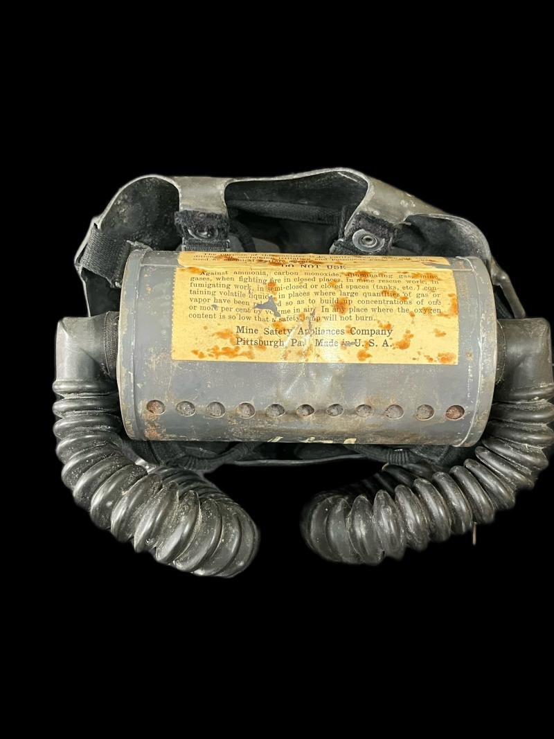 WW2 US U DIAPHRAGM GAS MASK — image 3