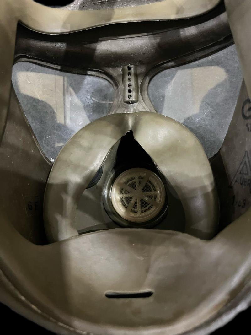 GERMAN AUER M65 GAS MASK AND FILTER — image 5