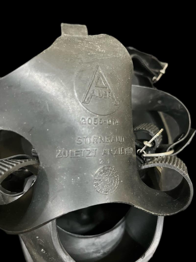 GERMAN AUER MSA 3S GAS MASK WITH FILTER AND CASE — image 4