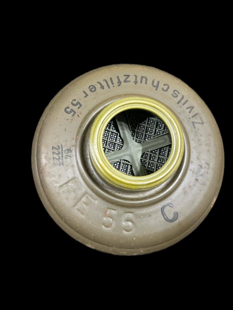 GERMAN AUER Z56 GAS MASK WITH FILTER AND TIN — image 7
