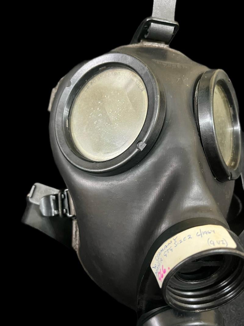 GERMAN DRAEGER GTG GAS MASK — image 2
