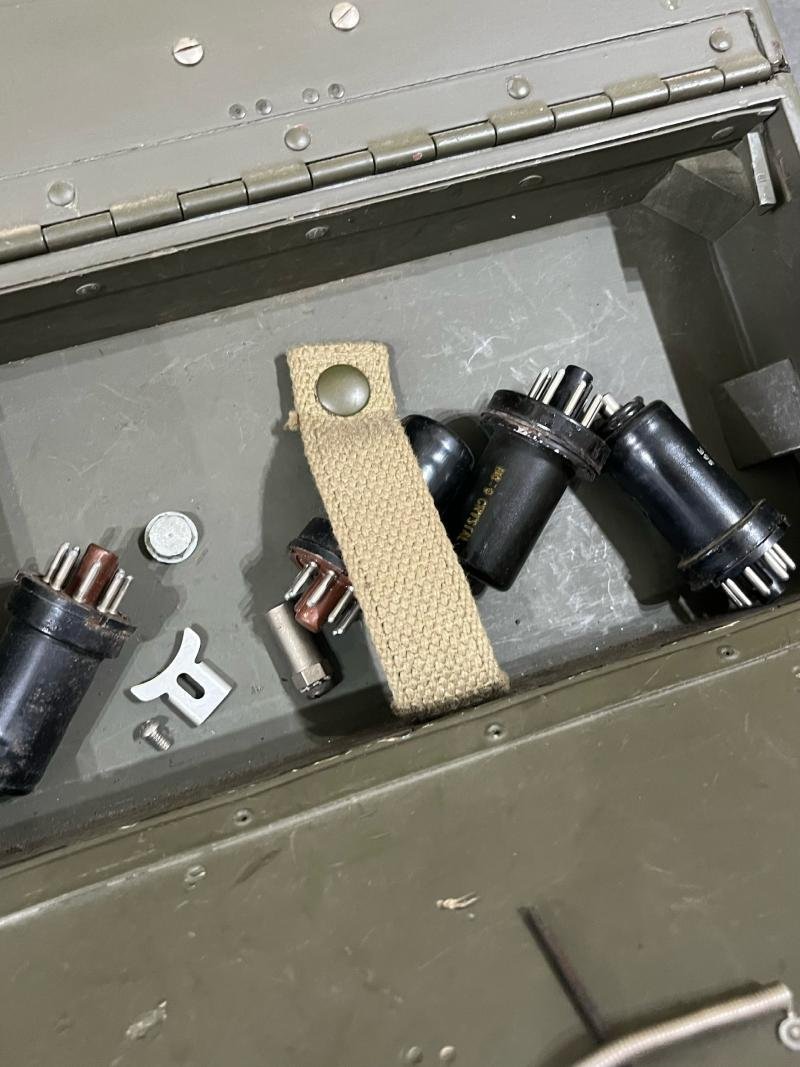 WW2 U.S SIGNAL CORPS FREQUENCY METER BC-221-AF — image 3