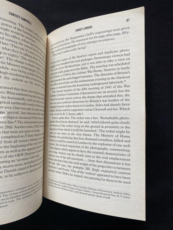 (was £10) TARGET LONDON (PAPERBACK) — image 3