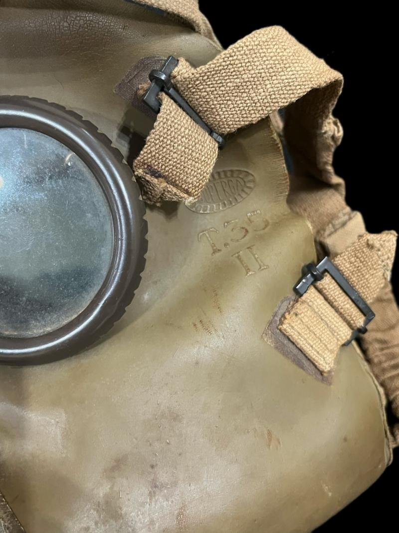 WW2 ITALIAN T.35 GAS MASK WITH FILTER AND BAG — image 2