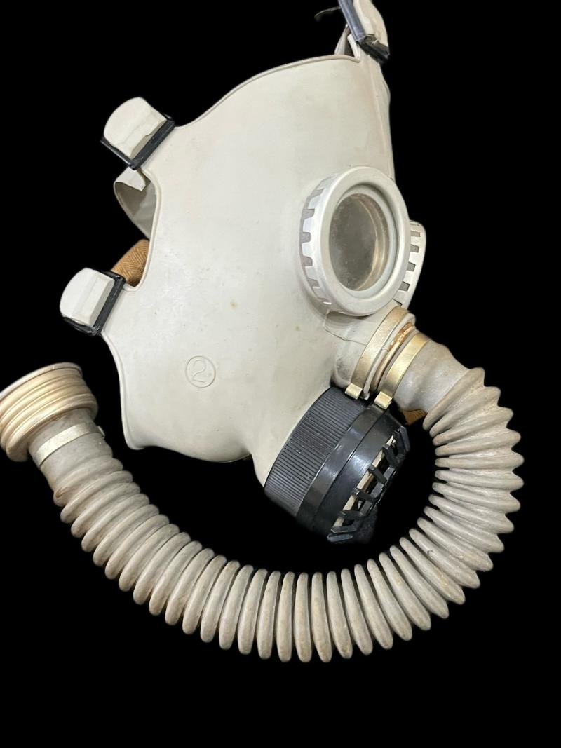 SOVIET PDF CHILDRENS GAS MASK WITH FILTER AND BAG — image 2