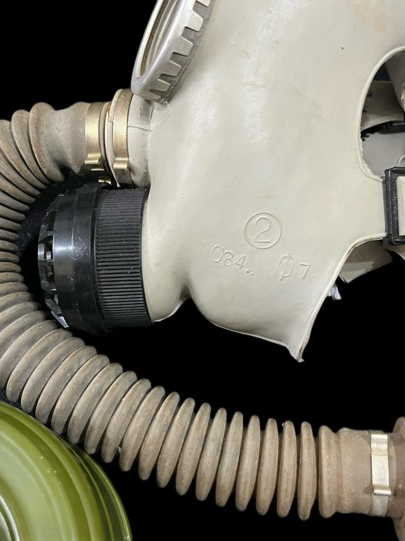 SOVIET PDF CHILDRENS GAS MASK WITH FILTER AND BAG — image 4