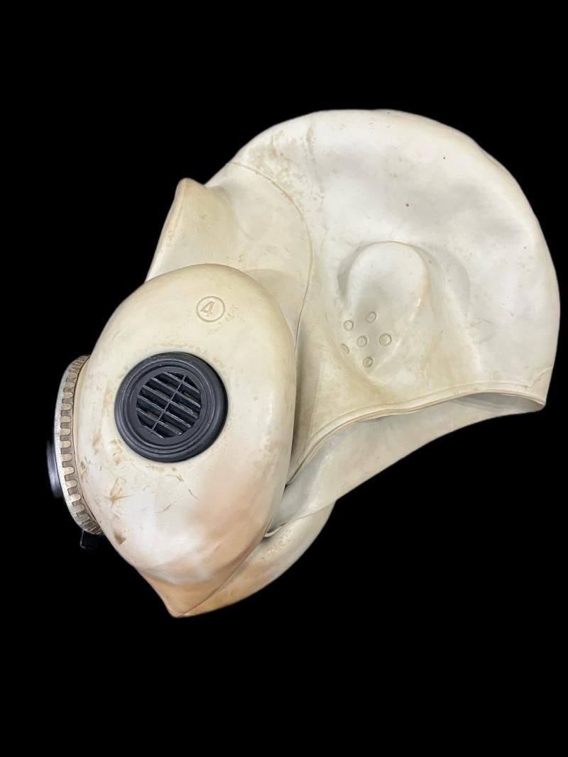SOVIET PBF GAS MASK — image 2