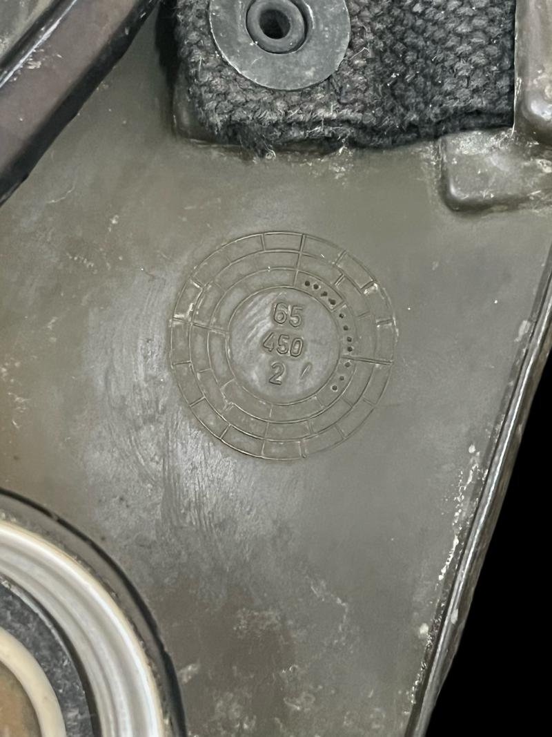 U.S M11 TYPE GAS MASK — image 3