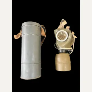 WW2 FRENCH GAS MASK WITH FILTER AND TIN