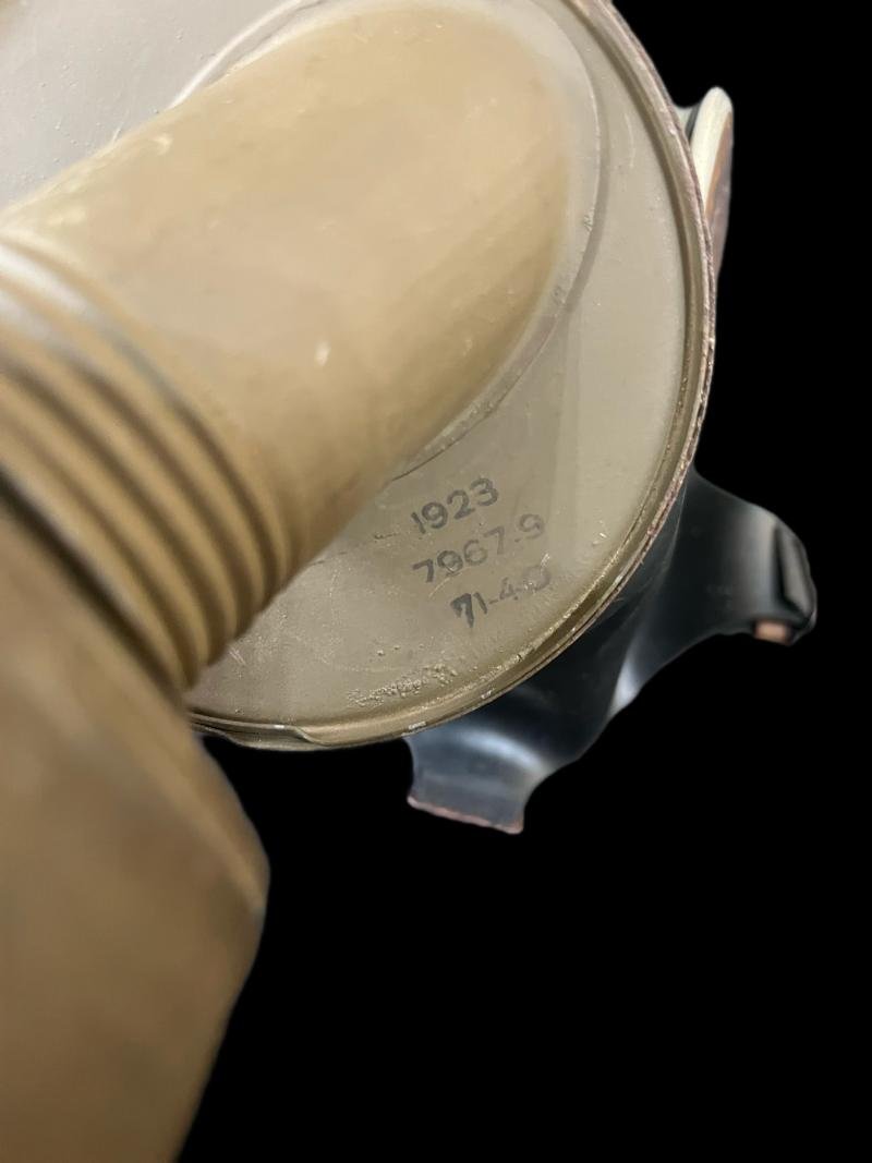 WW2 FRENCH TC-38 GAS MASK WITH FILTER AND TIN — image 6