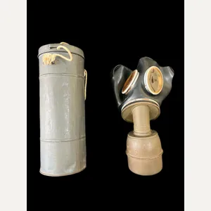 WW2 FRENCH TC-38 GAS MASK WITH FILTER AND TIN