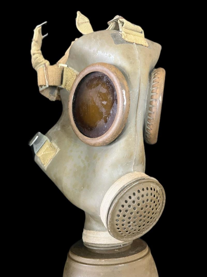 WW2 FRENCH AJAX F2 GAS MASK WITH PAPER CANISTER (GERMAN CAPTURED) — image 2
