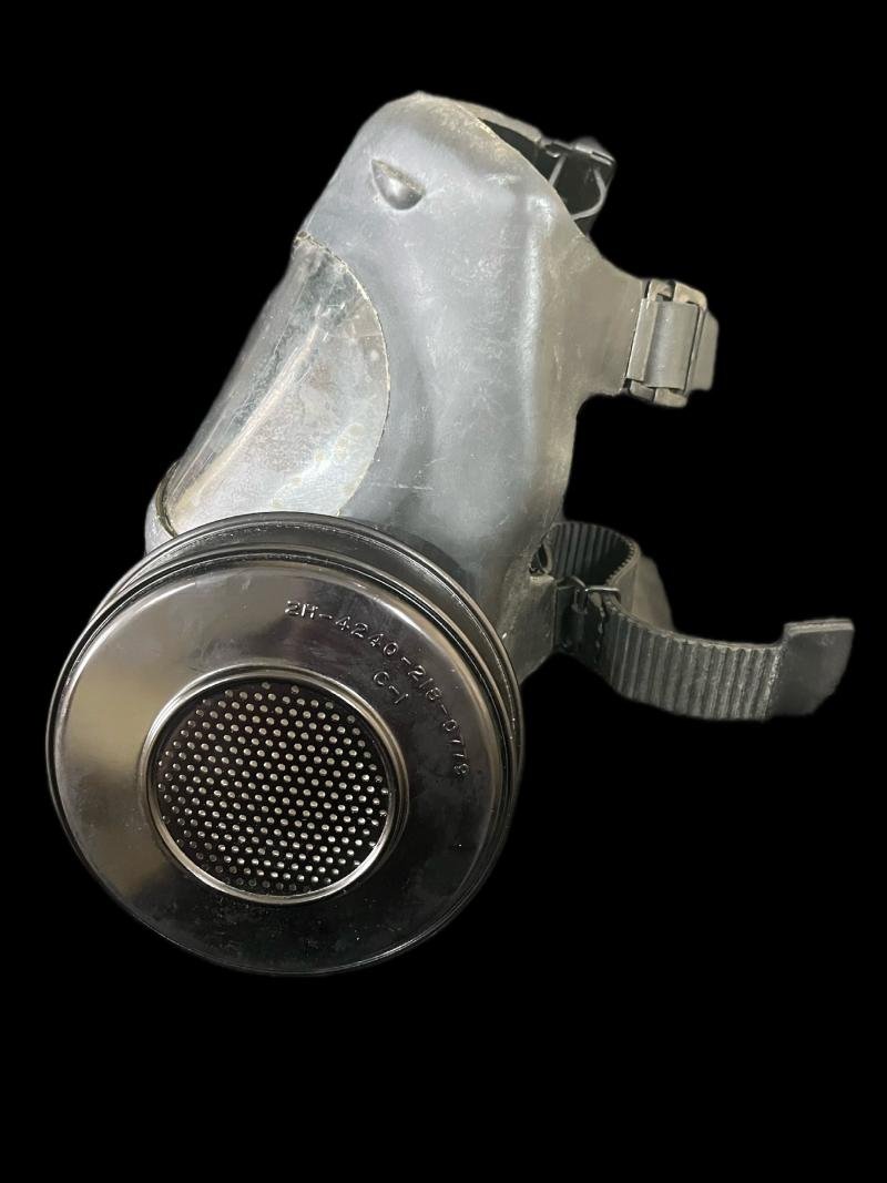 U.S. NAVY ND MARK V GAS MASK WITH BAG — image 4