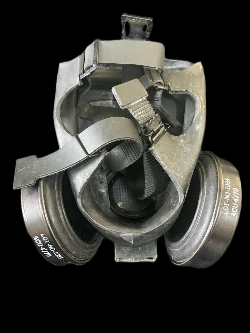 U.S. NAVY ND MARK V GAS MASK WITH BAG — image 5