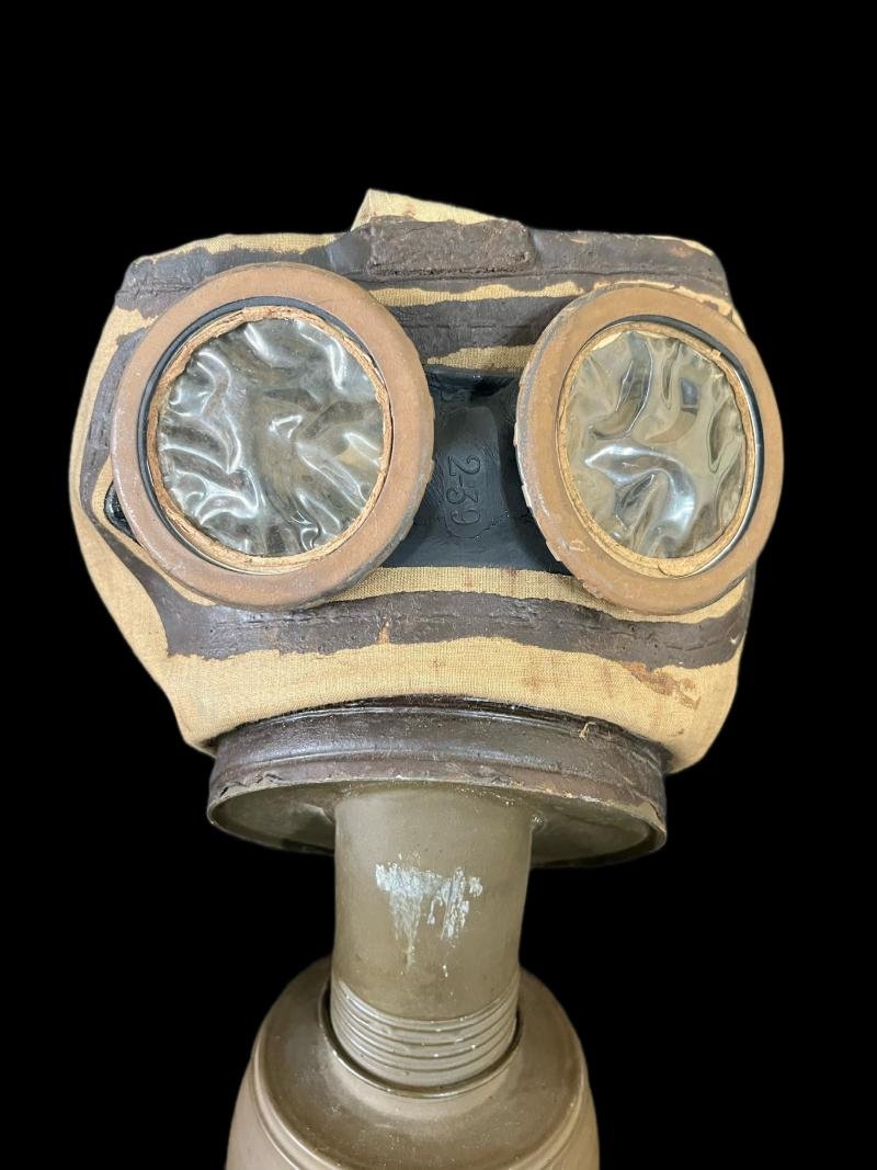 WW2 FRENCH TC-38 GAS MASK WITH FILTER — image 2