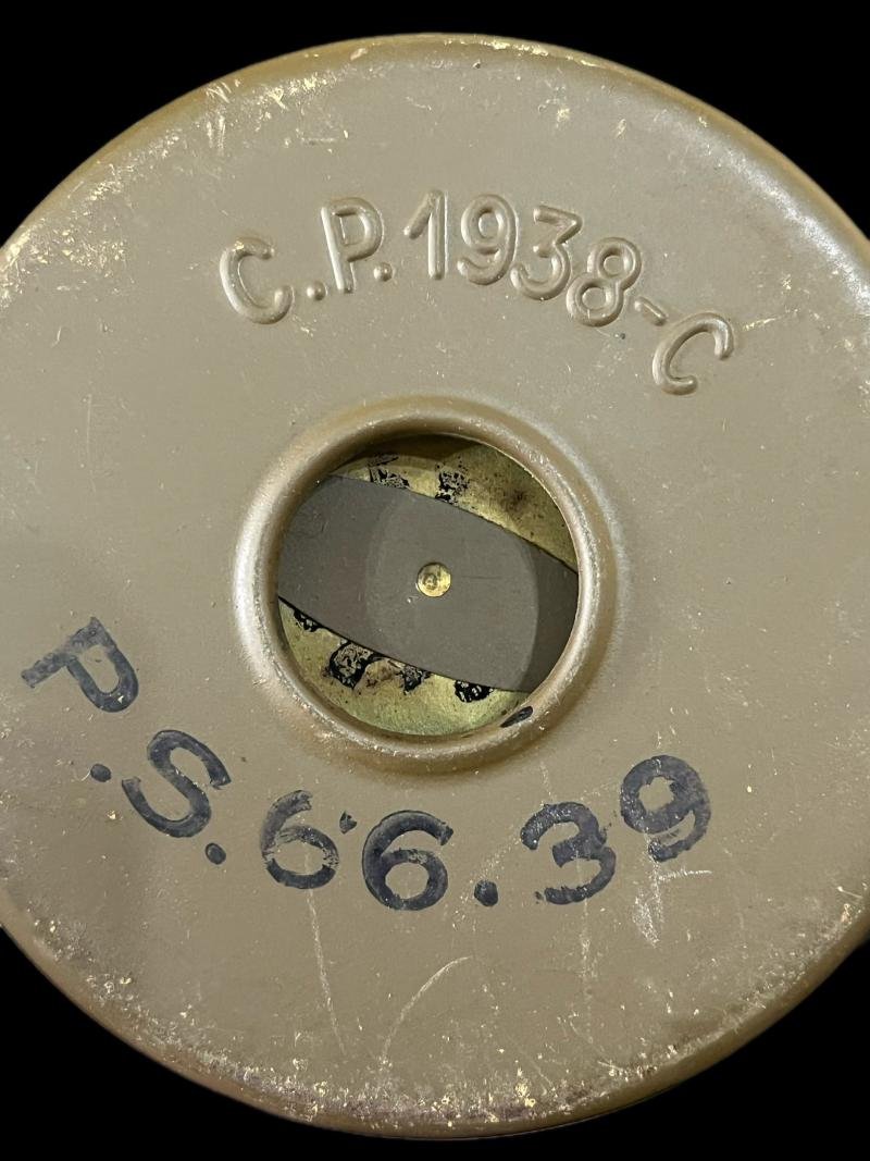 WW2 FRENCH TC-38 GAS MASK WITH FILTER — image 3