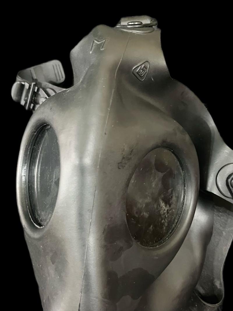 ISRAELI MODEL 4A1 GAS MASK — image 2