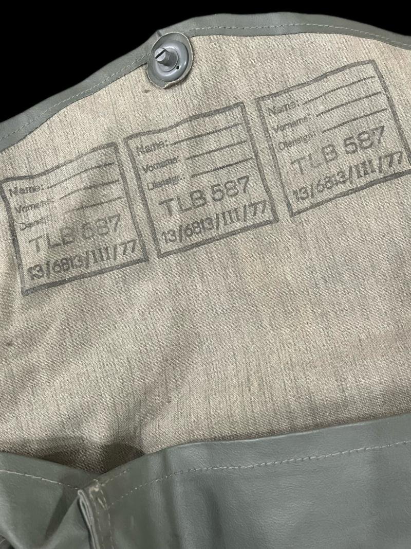 EAST GERMAN NVA GAS MASK BAG — image 2