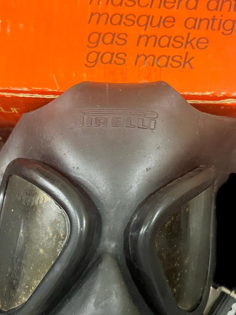 ITALIAN PIRELLI DUOFLEX GAS MASK IN BOX — image 5