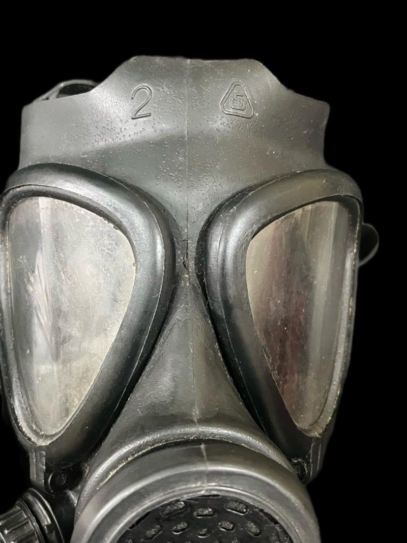 ISRAELI M15 GAS MASK AND FILTER — image 4