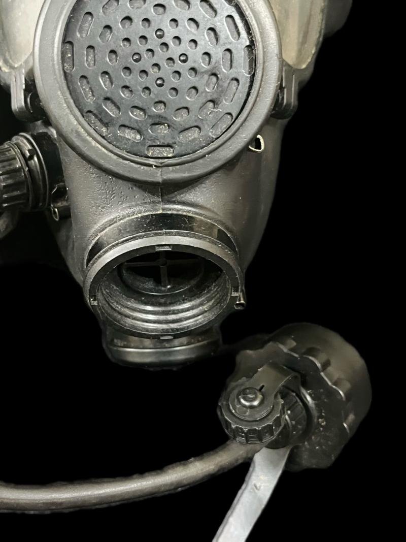 ISRAELI M15 GAS MASK AND FILTER — image 5