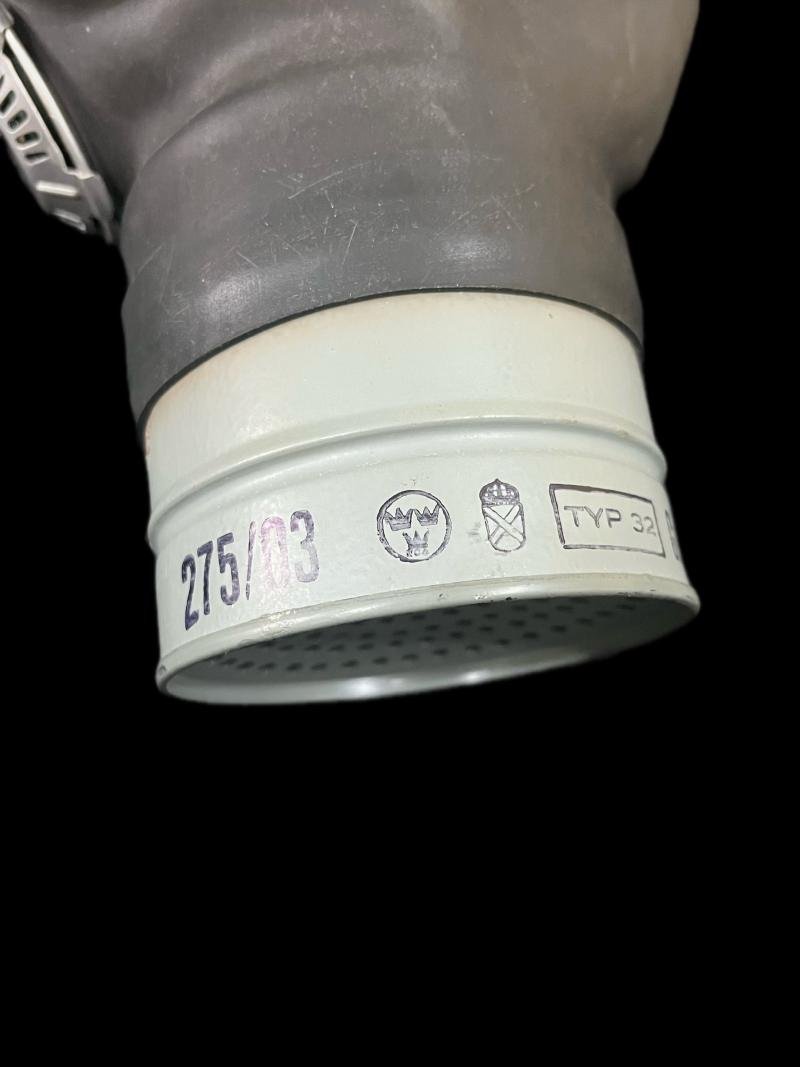 SWEDISH TYPE 32 GAS MASK — image 2