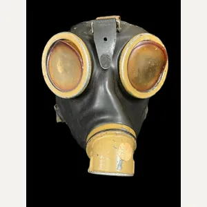 WW2 GERMAN GM-38 GAS MASK