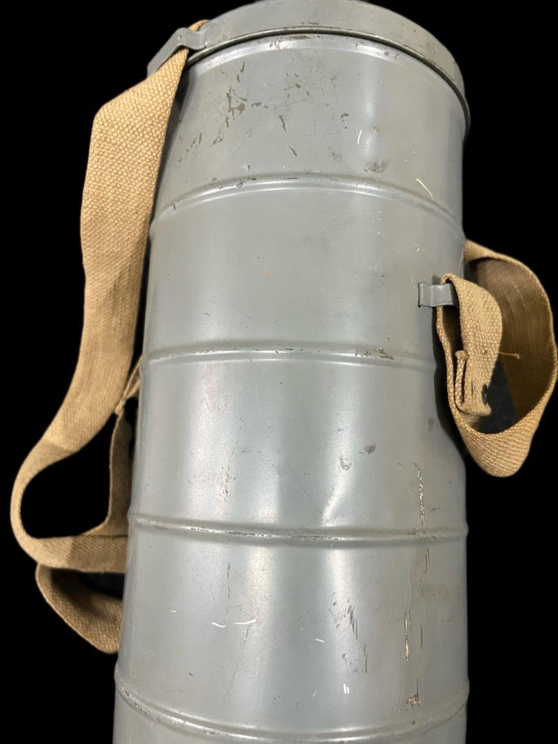 WW2 BELGIAN L.702 GAS MASK WITH FILTER AND TIN — image 6